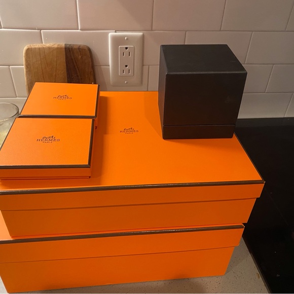4 Hermes Orange Box Set and 2 Chanel Boxes - Picture 6 of 9